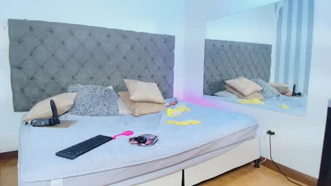 I invite you to my birthday on November 3th  online show from 16, 1, 2025