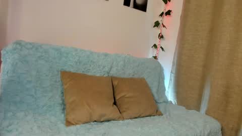 Snapshot of rebeca_marchetti chatting on 11, 4, 2026 Rebeca Marchetti online show from 11, 4, 2026