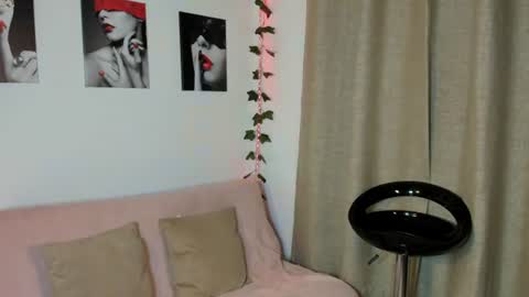Snapshot of rebeca_marchetti chatting on 21, 7, 2026 Rebeca Marchetti online show from 21, 7, 2026