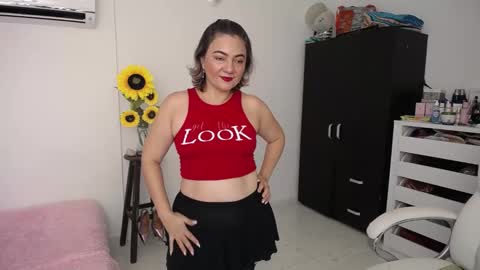 Snapshot of rebeca_milf chatting on 19, 12, 2024 REBECA online show from 19, 12, 2024