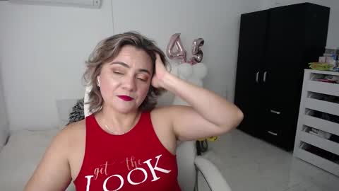 Snapshot of rebeca_milf chatting on 26, 1, 2025 REBECA online show from 26, 1, 2025