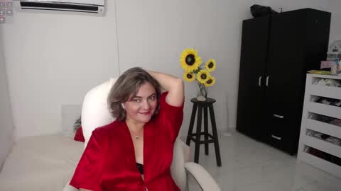 Snapshot of rebeca_milf chatting on 4, 3, 2025 REBECA online show from 4, 3, 2025