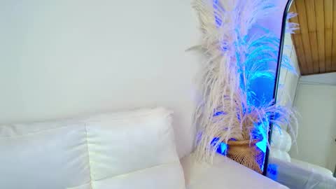 Snapshot of rebeca_williams_ chatting on 18, 2, 2025 Rebeca Williams online show from 18, 2, 2025