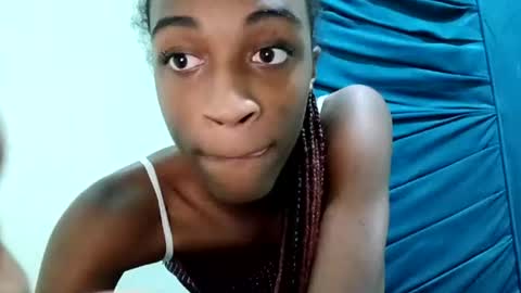 Snapshot of rebecca23278 chatting on 24, 6, 2026 Tu mami Rebecca online show from 24, 6, 2026