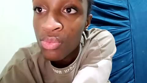 Snapshot of rebecca23278 chatting on 3, 7, 2026 Tu mami Rebecca online show from 3, 7, 2026
