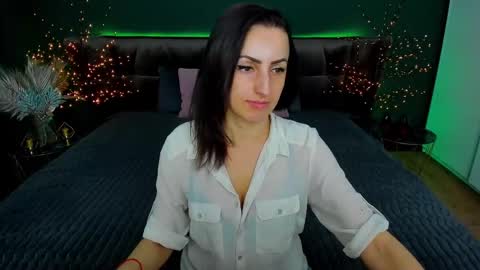 rebecca_diamonds online show from 6, 3, 2025