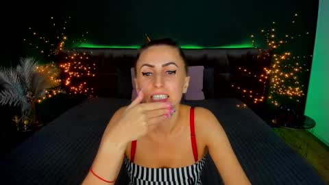 rebecca_diamonds online show from 13, 9, 2025