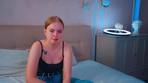 Snapshot of rebeccacruze chatting on 8, 6, 2026 rebeccacruze online show from 8, 6, 2026