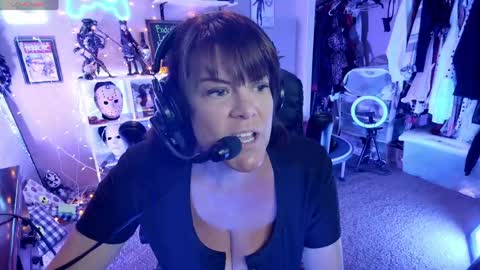 Snapshot of rebeccalovexxx chatting on 9, 5, 2026 Rebecca Love online show from 9, 5, 2026