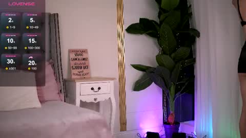 Snapshot of rebeccarese chatting on 10, 6, 2026 Rebecca online show from 10, 6, 2026