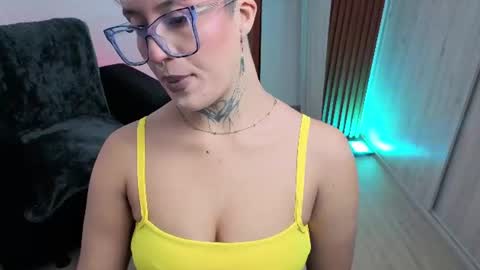 Snapshot of rebeka_baker chatting on 17, 6, 2026 REBEKA online show from 17, 6, 2026