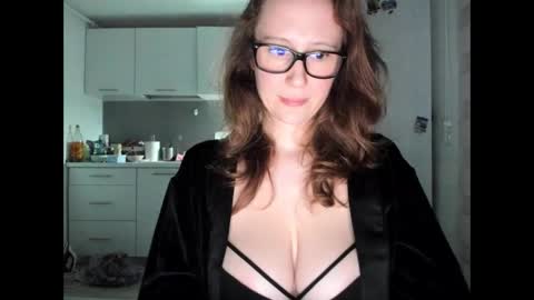 Snapshot of red19910107 chatting on 9, 3, 2026 Lolanaturalred online show from 9, 3, 2026