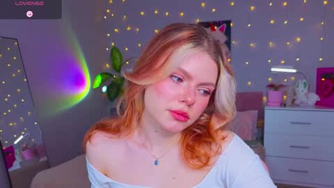 Snapshot of red__candy chatting on 12, 4, 2026 red__candy online show from 12, 4, 2026