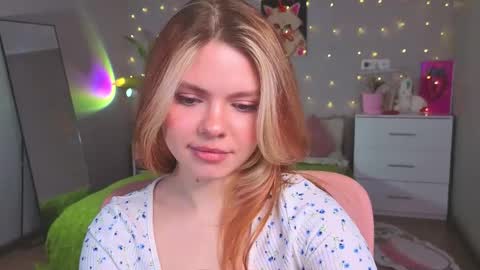 Snapshot of red__candy chatting on 5, 5, 2026 red__candy online show from 5, 5, 2026