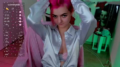 Snapshot of red_bestie_ chatting on 1, 1, 2025 Bestie online show from 1, 1, 2025