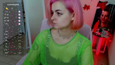 Snapshot of red_bestie_ chatting on 13, 1, 2025 Bestie online show from 13, 1, 2025