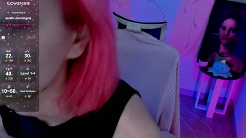 Snapshot of red_bestie_ chatting on 4, 2, 2025 Bestie online show from 4, 2, 2025