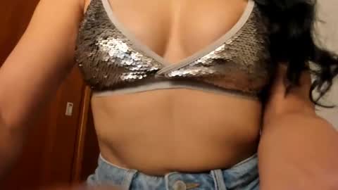 red_flower203 online show from 5, 1, 2025