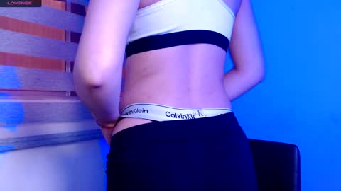 Snapshot of red_moonn chatting on 13, 12, 2024 IG OF red moonn online show from 13, 12, 2024