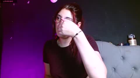 Snapshot of red_moonn chatting on 9, 4, 2026 IG OF red moonn online show from 9, 4, 2026