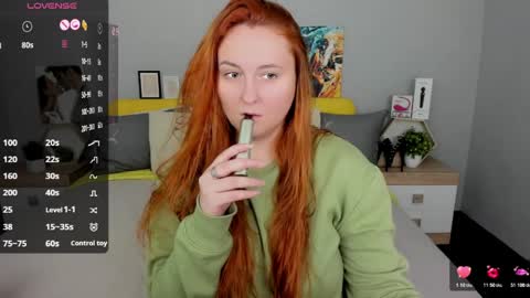 Snapshot of red_naughtyfox chatting on 27, 3, 2026 Lessy Fox online show from 27, 3, 2026