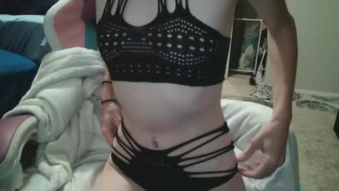 Snapshot of red_on_fire69 chatting on 24, 11, 2025 Red online show from 24, 11, 2025