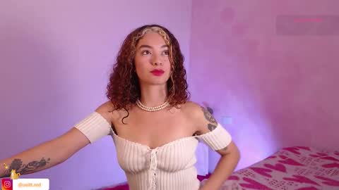 Snapshot of red_velvett0 chatting on 17, 10, 2025 red_velvett0 online show from 17, 10, 2025