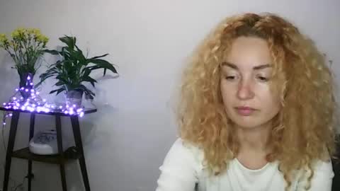 Snapshot of reddgirll chatting on 29, 1, 2025 reddgirll online show from 29, 1, 2025