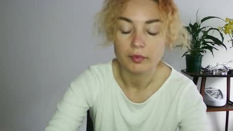 Snapshot of reddgirll chatting on 2, 2, 2025 reddgirll online show from 2, 2, 2025