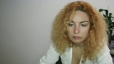 Snapshot of reddgirll chatting on 3, 2, 2025 reddgirll online show from 3, 2, 2025