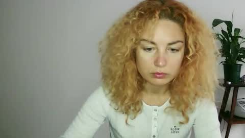 Snapshot of reddgirll chatting on 4, 2, 2025 reddgirll online show from 4, 2, 2025