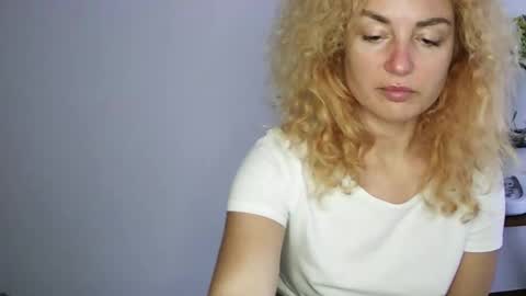 Snapshot of reddgirll chatting on 7, 2, 2025 reddgirll online show from 7, 2, 2025
