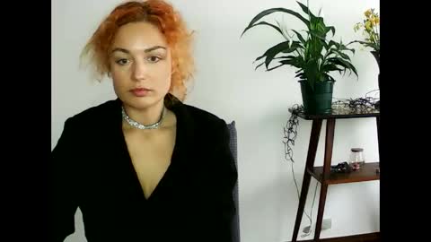 Snapshot of reddgirll chatting on 14, 2, 2025 reddgirll online show from 14, 2, 2025