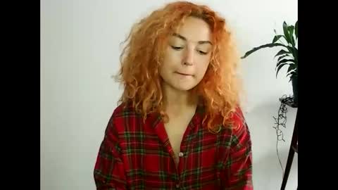 Snapshot of reddgirll chatting on 16, 2, 2025 reddgirll online show from 16, 2, 2025