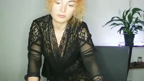 Snapshot of reddgirll chatting on 17, 2, 2025 reddgirll online show from 17, 2, 2025