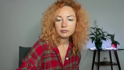 Snapshot of reddgirll chatting on 21, 2, 2025 reddgirll online show from 21, 2, 2025
