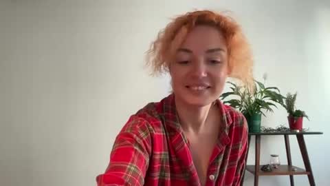 Snapshot of reddgirll chatting on 22, 2, 2025 reddgirll online show from 22, 2, 2025