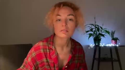 Snapshot of reddgirll chatting on 22, 2, 2025 reddgirll online show from 22, 2, 2025