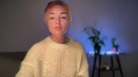 Snapshot of reddgirll chatting on 24, 2, 2025 reddgirll online show from 24, 2, 2025