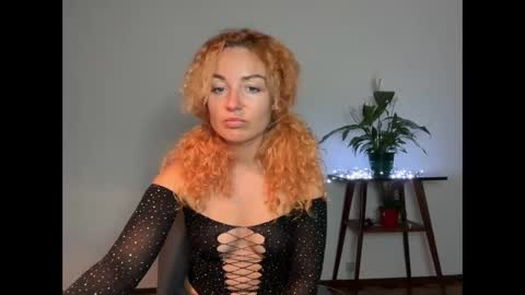 Snapshot of reddgirll chatting on 25, 2, 2025 reddgirll online show from 25, 2, 2025