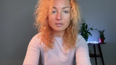 Snapshot of reddgirll chatting on 3, 3, 2025 reddgirll online show from 3, 3, 2025