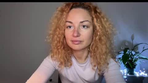 Snapshot of reddgirll chatting on 8, 3, 2025 reddgirll online show from 8, 3, 2025