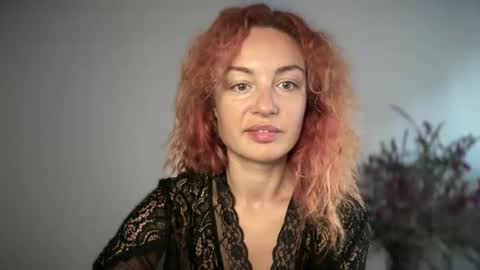 Snapshot of reddgirll chatting on 19, 10, 2025 reddgirll online show from 19, 10, 2025