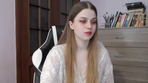 Snapshot of redhead_rabbit chatting on 14, 12, 2024 Lily online show from 14, 12, 2024