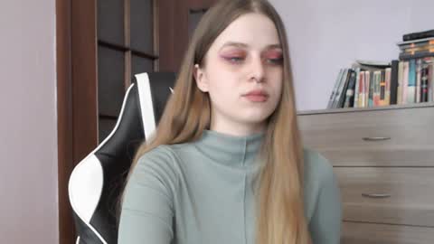 Snapshot of redhead_rabbit chatting on 9, 1, 2025 Lily online show from 9, 1, 2025