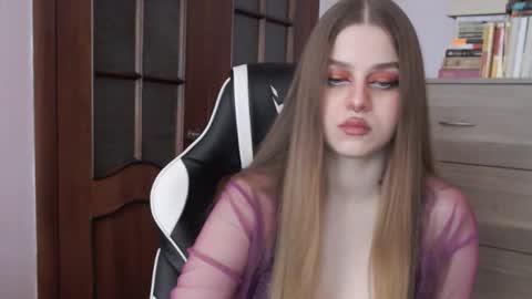 Snapshot of redhead_rabbit chatting on 20, 9, 2025 Lily online show from 20, 9, 2025