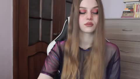 Snapshot of redhead_rabbit chatting on 30, 9, 2025 Lily online show from 30, 9, 2025