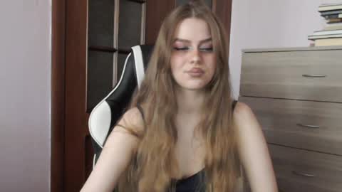 Lily online show from 3, 6, 2026