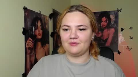 Snapshot of redhotqueen1 chatting on 14, 6, 2026 Rina online show from 14, 6, 2026