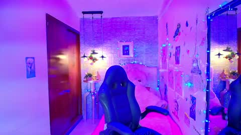 Lili Lopez online show from 29, 1, 2025